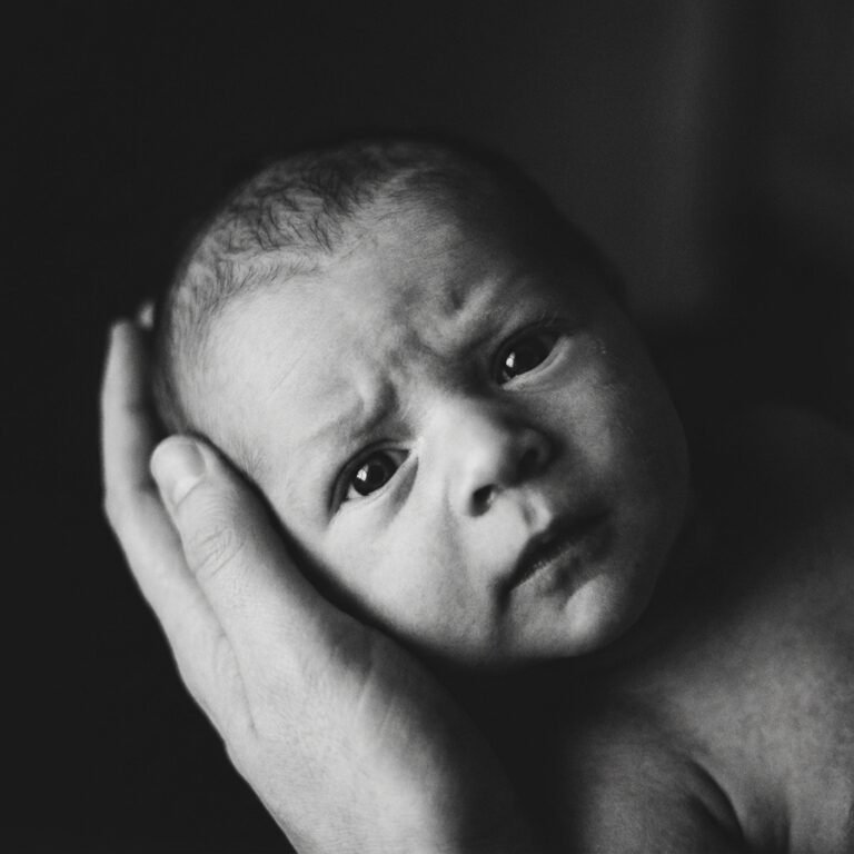 The Gaping Stare And Other Signs Your Newborn Is Dangerously Overtired